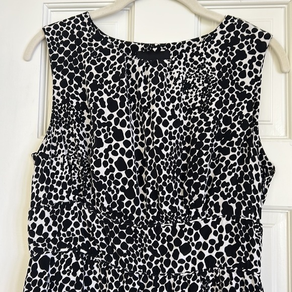 Cynthia Rowley 100% Silk Black and White Spotted Work All Occasion Dress sz.8 - Picture 4 of 8